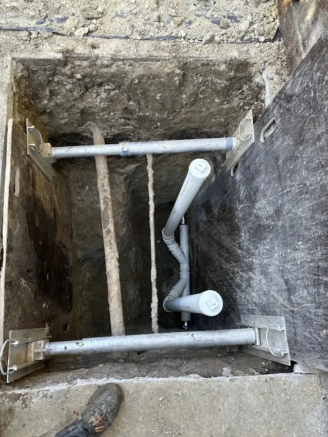 Experienced plumber completing Drain Cleaning work in University Heights